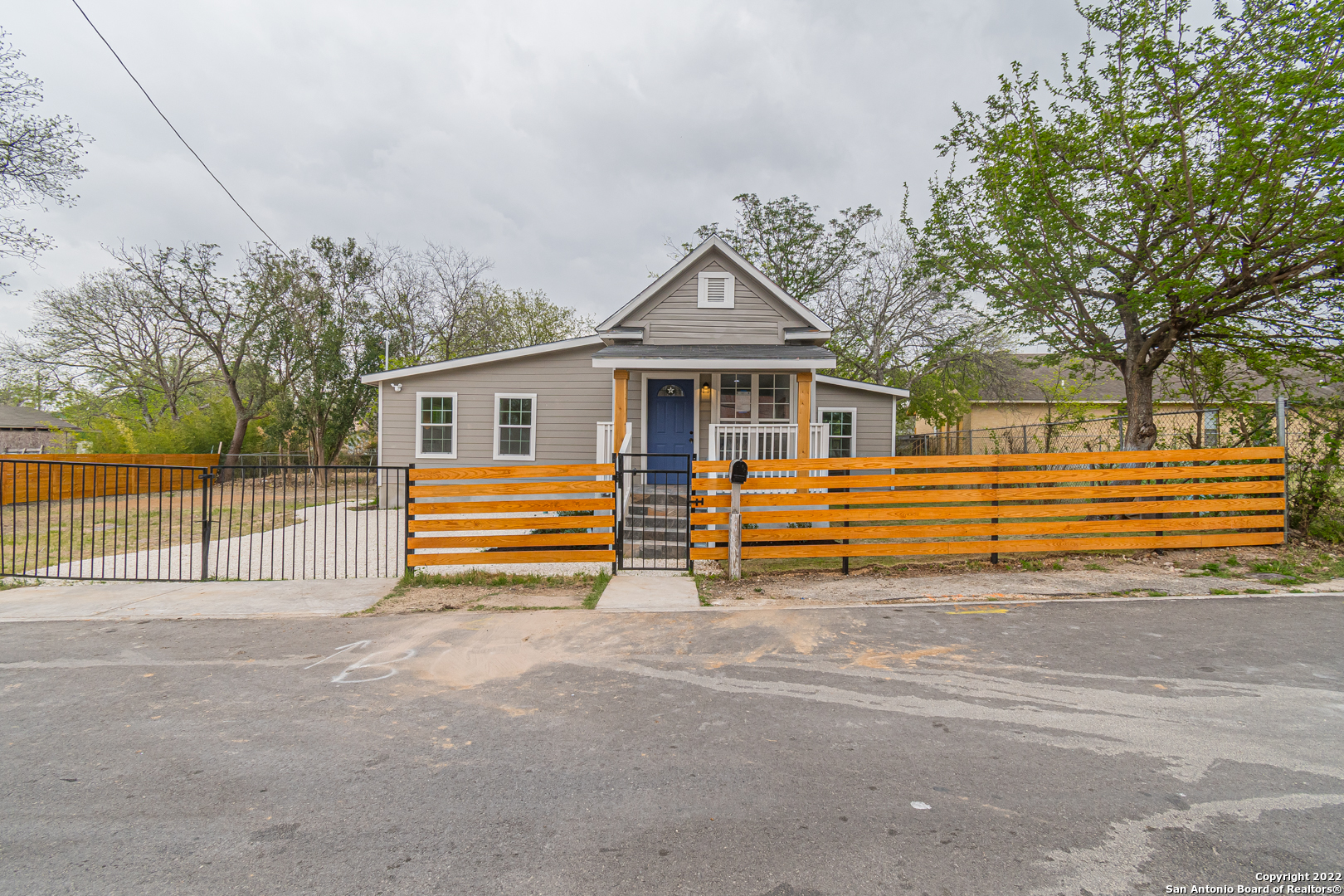 324 Bargas St, San Antonio TX 78210